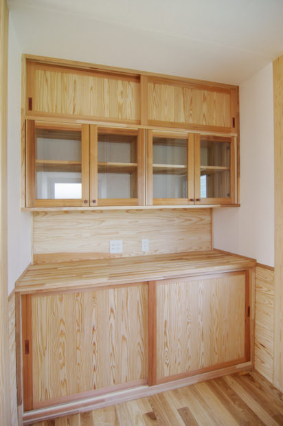 光と空気の流れる格子の家 | 施工事例