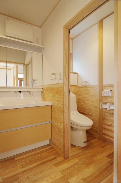 光と空気の流れる格子の家 | 施工事例