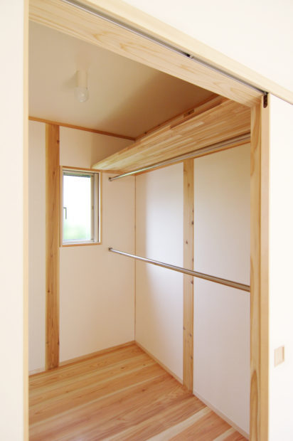 光と空気の流れる格子の家 | 施工事例