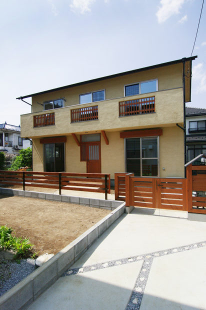 光と空気の流れる格子の家 | 施工事例