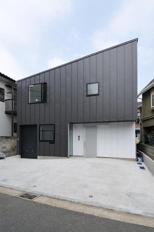上末吉の2世帯中庭住宅
