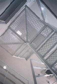 大阪の透ける階段の住宅の設計