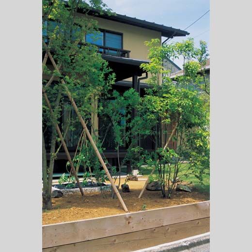 縁側と広い土間玄関のある家 - 事例紹介...