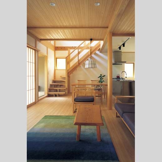 縁側と広い土間玄関のある家 - 事例紹介...