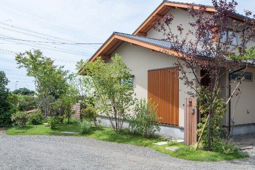 田園風景に溶け込む回遊動線の家 - 事例...