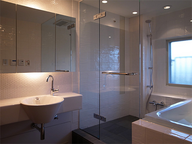 ガラスの間仕切り