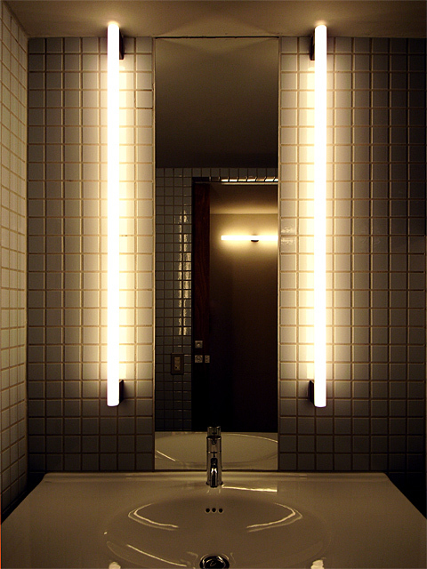 一の橋ワインカーヴ（ワインセラーを持つ都会の隠れ家）村上建築設計室