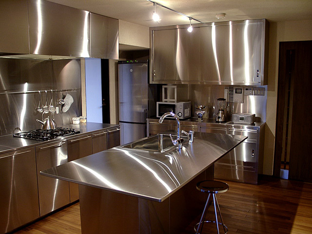 月島の屋形船　台所