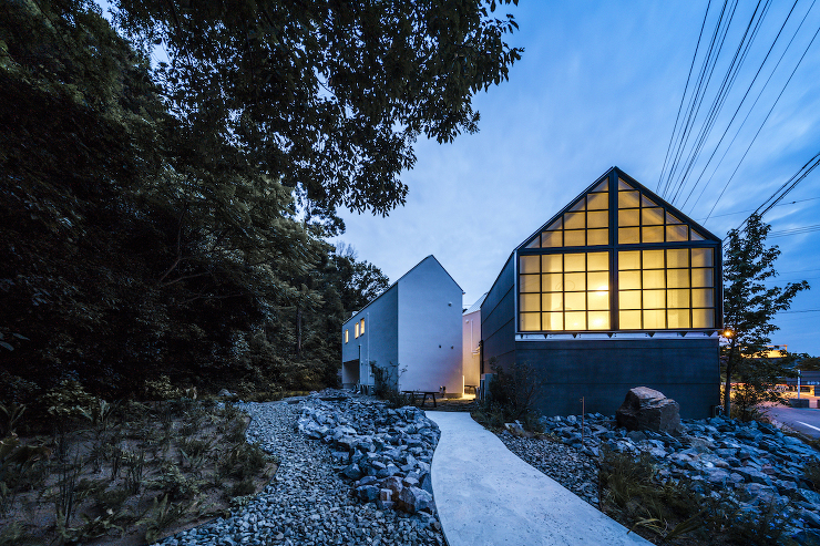 白のMINKA hotel ＆ cafe...