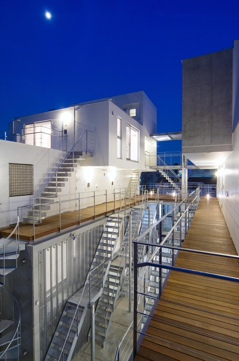 collina 長屋建て集合住宅 | P...