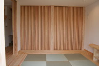 037_分離発注方式で建てた左官外壁の家...