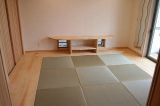 037_分離発注方式で建てた左官外壁の家...