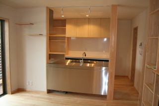 037_分離発注方式で建てた左官外壁の家...