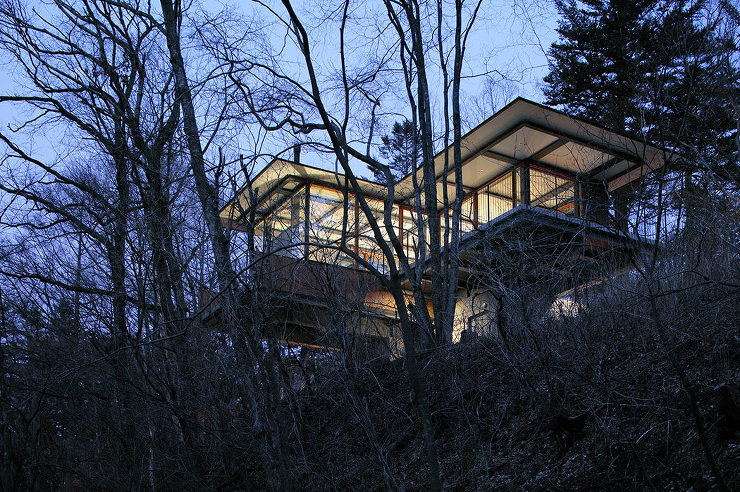 L型 キャンチレバーの家 | Works...