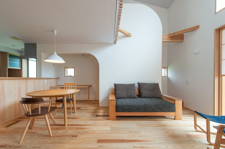 陽と緑に寄り添ういえ | やどり-創建舎...