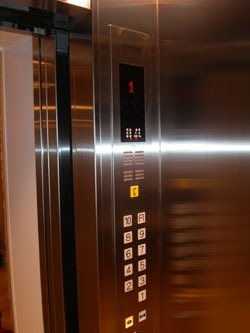 エレベータシステムズ　逗子マリーナ