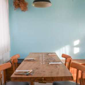 一枚板テーブルの画像