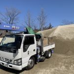 施工中（2）砂利の積み込み