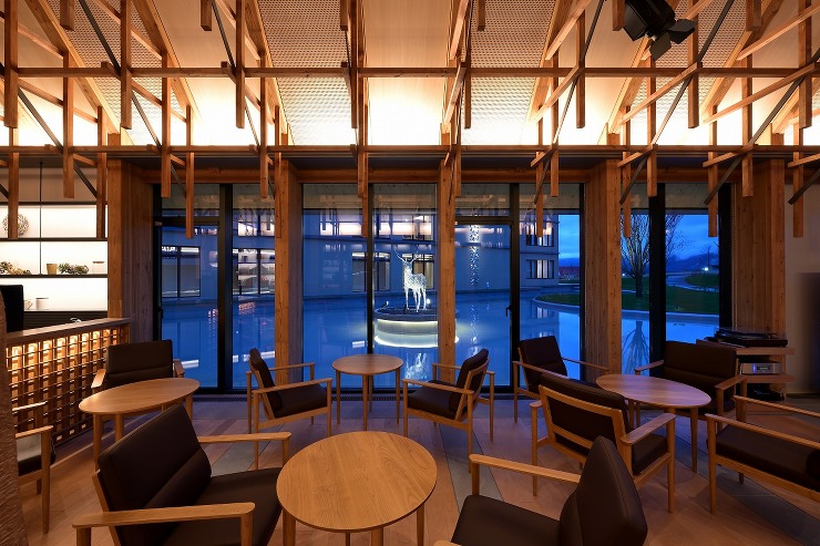 5SENSEチェア（洞爺湖 鶴雅リゾート 洸の謌）