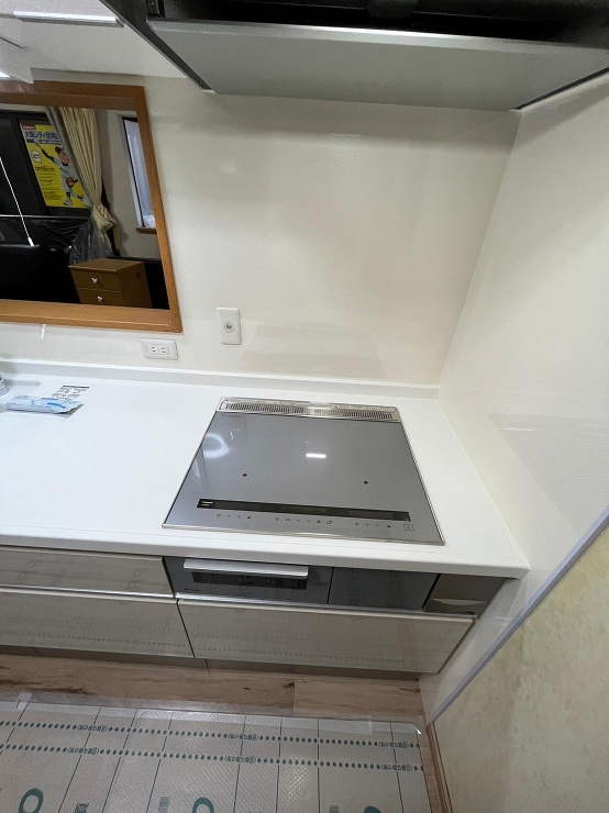 施工事例 キッチンの漏水で床がボロボロ＞...