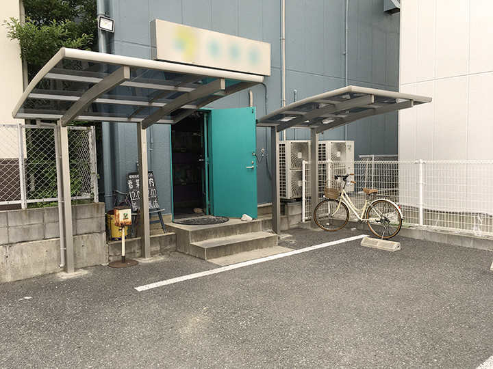 屋外駐車場にサイクルポートを新設！今まで中に入れていた自転車を外に出す事ができてスムーズに使えるように！屋根があるので雨の日も安心です^^