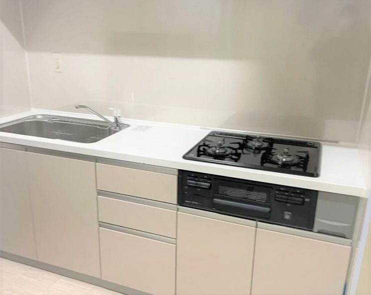 できるだけ早くキレイにしたい…キッチンを2日間でスピードリフォーム！