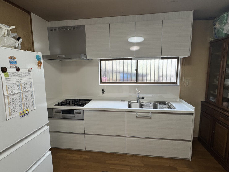 キッチン水栓から水漏れで火災保険でキッチン取替！