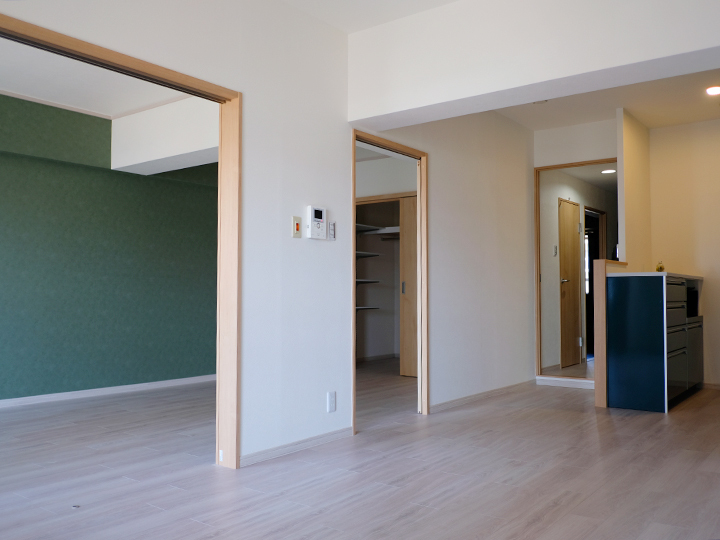 マンションのフルリフォーム！壁を撤去して大きなLDKに！アクセントクロスで個性も大切に！