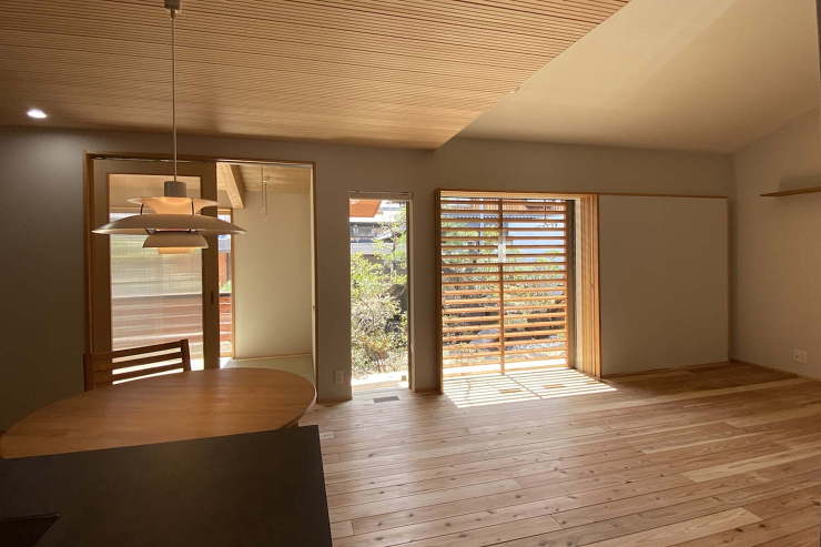 枚方市　庭と繋がる縁側のある住まい