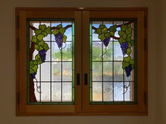 (67)兵庫県神戸市 老人ホームぶどうの枝福祉会様?ぶどう 両開き窓６枚設置 目隠し対策 施工前後比較写真