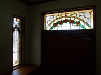 兵庫県川西市 玄関ドア欄間 はめ殺し窓 バラ 施工前後比較写真