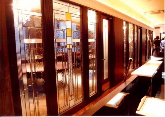 (1)大阪府大阪市 梅田ＥＳＴ内 レスト...