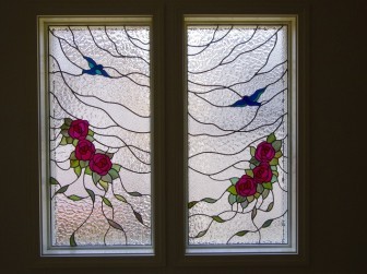 (39)兵庫県芦屋市Ｋ様邸 階段室 吹き抜けはめ殺し窓 バラ模様 三井ホーム