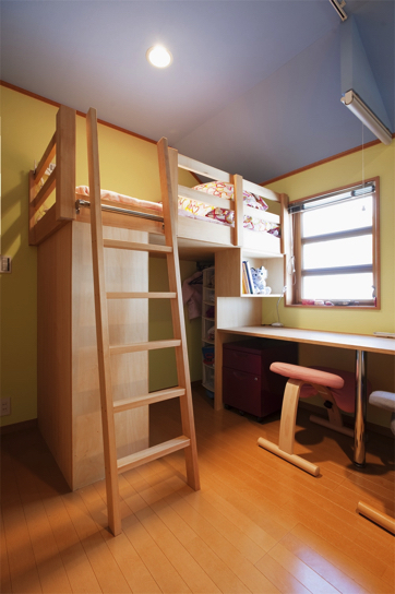 ひみつの扉がある子ども部屋 | リノベー...