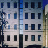 MTビル自然の光と風を生かすオフィスビル