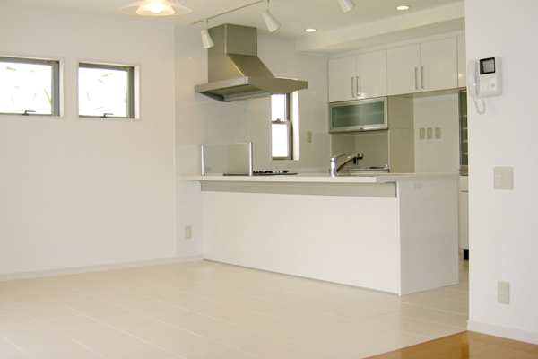 二世帯一戸建て　リノベーション