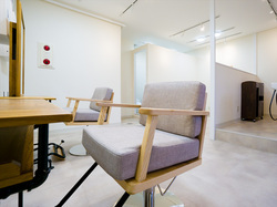 シンプルクラシックの美容室内装施工例一覧...