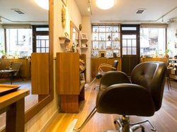 シンプルクラシックの美容室内装施工例一覧...