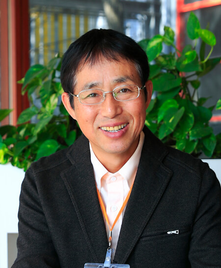 松山容彰
