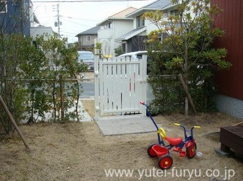 北九州市 庭リフォーム施工事例｜階段と門...