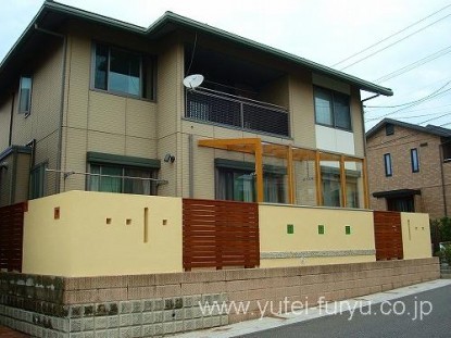 ガーデンルームココマに絵をブラストしたガ...