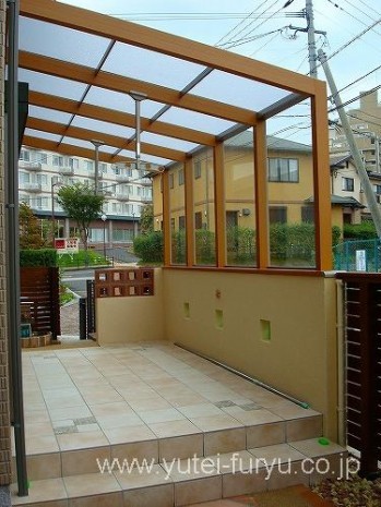 ガーデンルームココマに絵をブラストしたガ...