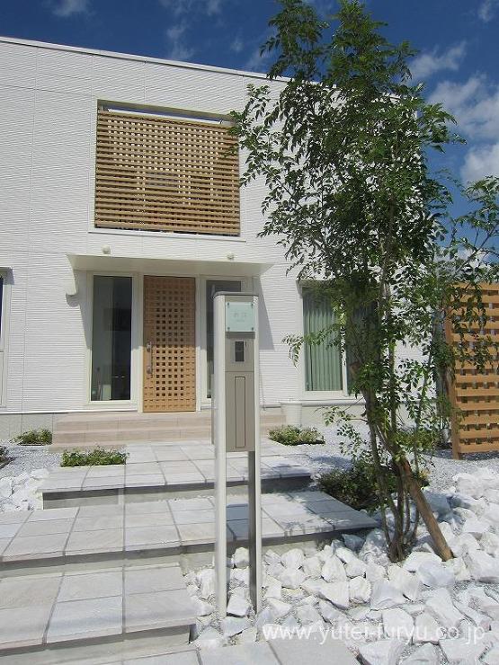 清潔感のあるシンプル外構 | 福岡・北九...