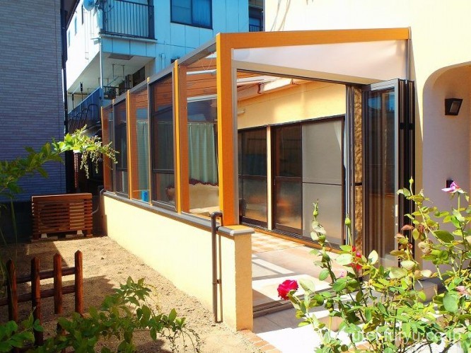 陽がサンサンと降り注ぐ家族憩いのガーデン...