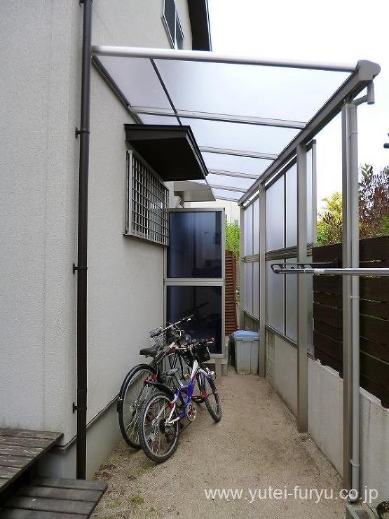雨除け、風除け、目隠しで、自転車置場も ...