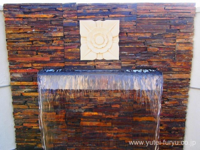 優雅で洗練されたリゾート空間の庭 | 福...