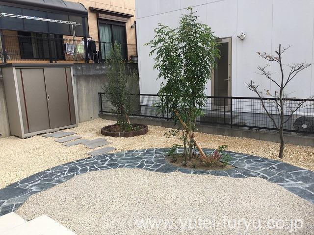 黒を使いつつナチュラルテイストに仕上げた...