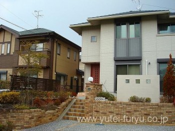 目隠しと花の絵をサンドブラストしたガラス...