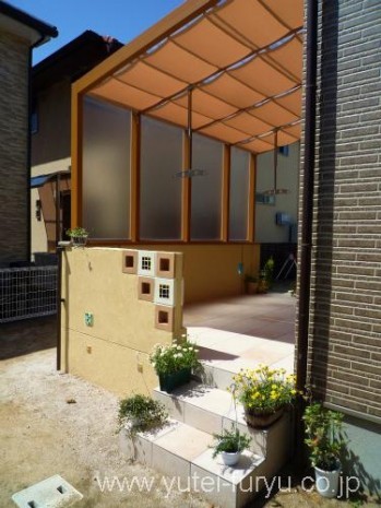 モザイクタイルとガラスブロックでかわいい...