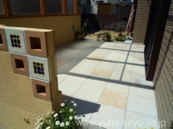 モザイクタイルとガラスブロックでかわいい...